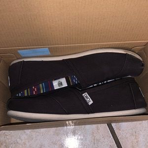 Toms slip ons
